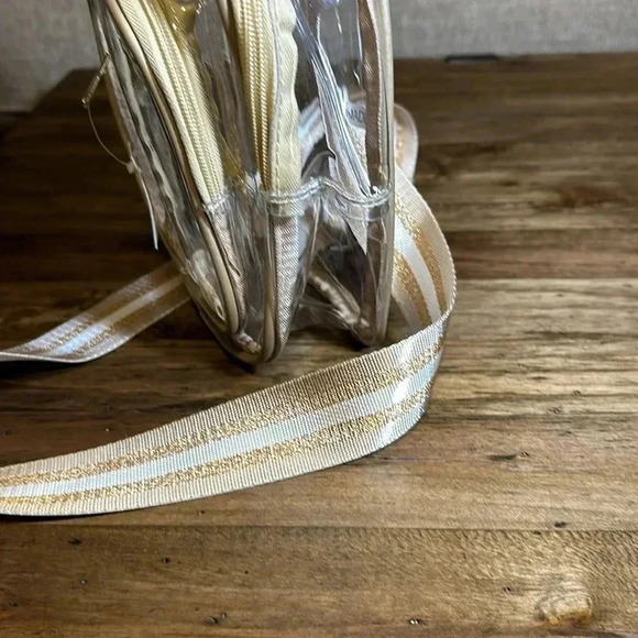 NWT Darling State of Mind Jolene Clear Gold Sling Bag - Picture 7 of 7